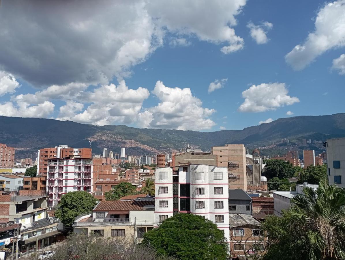Beautiful & Comfortable Apartment In Laureles メデジン エクステリア 写真