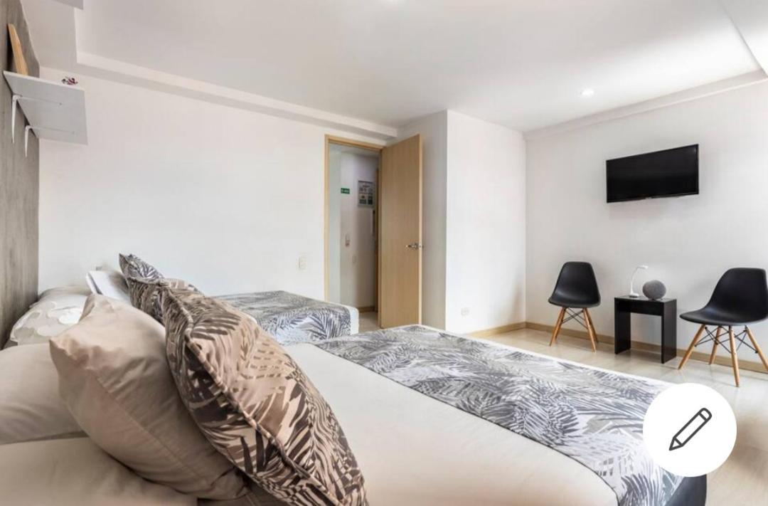 Beautiful & Comfortable Apartment In Laureles メデジン エクステリア 写真